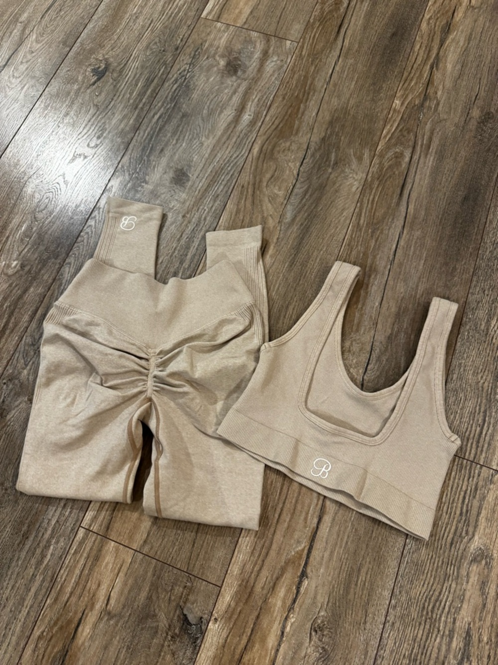 Bombshell sportswear seamless scrunch set